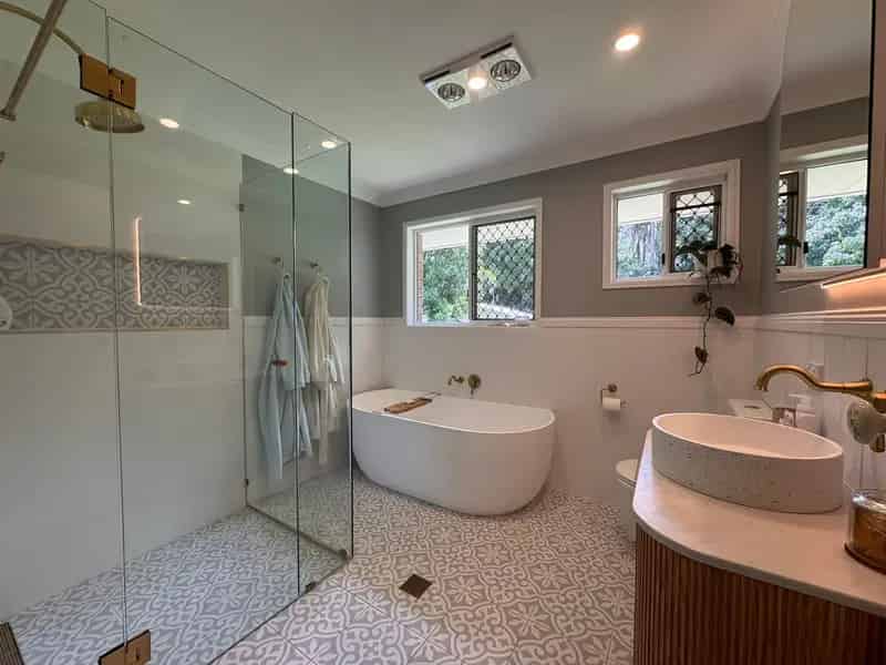 6 months lease in Prime Location!