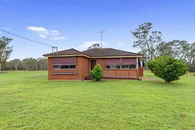 3-Bedroom Home with 4-Bay Shed near Penrith CBD