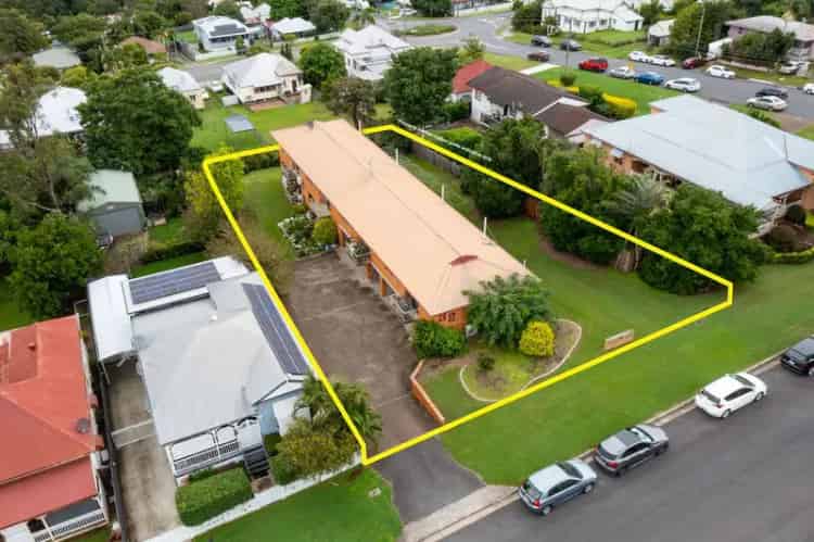 WHOLE UNIT BLOCK - SUPREME LOCATION - INVESTMENT BONANZA