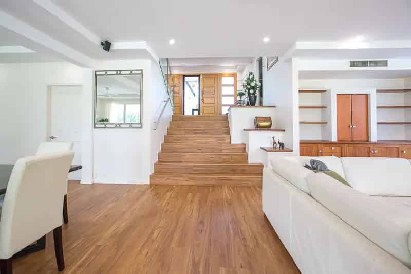 Just Perfect! Gorgeous, Fully Furnished, Golf Course Home.