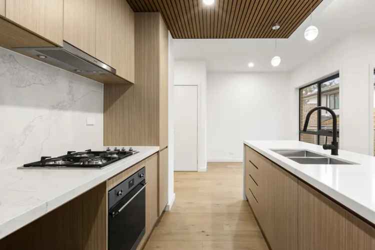 4 Room 346m² Californian Bungalow Melbourne Family Home