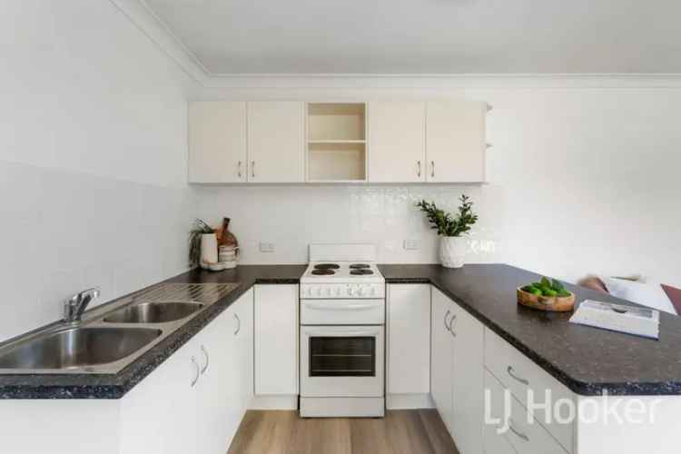 1 Bedroom Apartment Near Shops and Transport in Yeronga