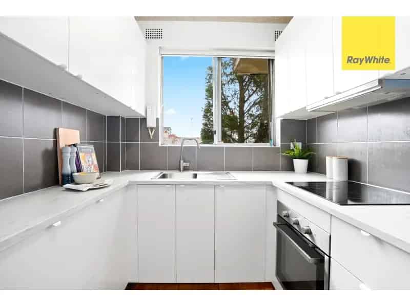 Two Bedroom Apartment In Central Location - Must View