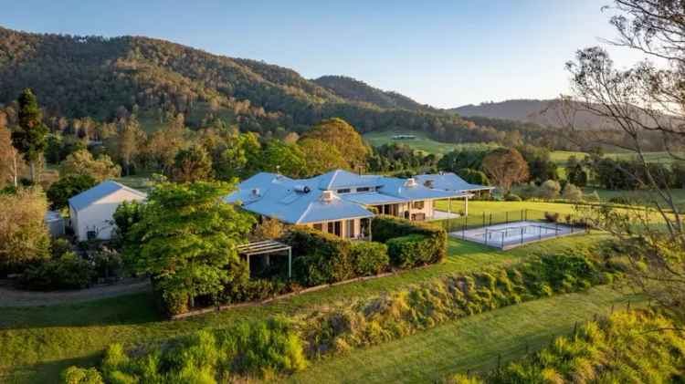 89 Acre Sunshine Coast Hinterland Estate Luxurious Homestead Guest Cottage 