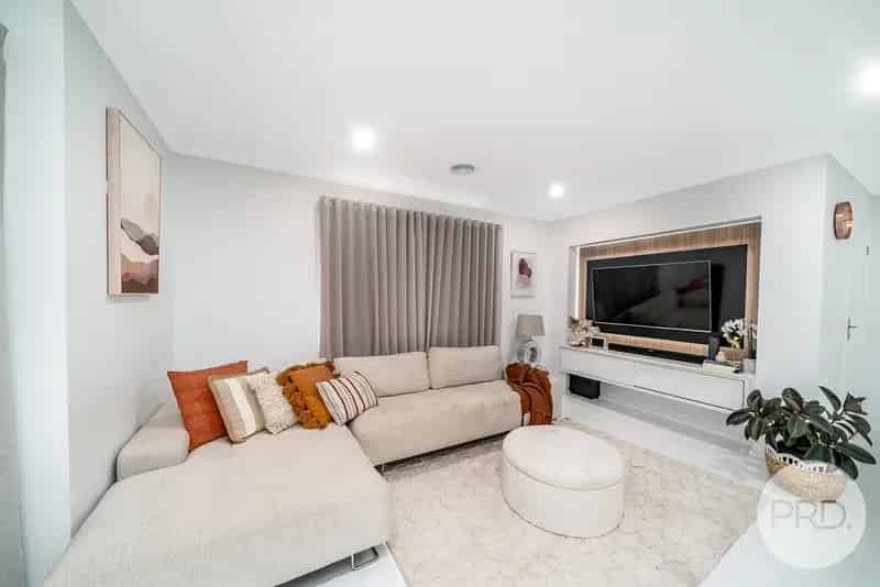 Rent spacious house in Gobbagombalin with family-friendly features
