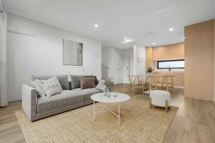 Modern Townhouse Living in the Heart of Wantirna South