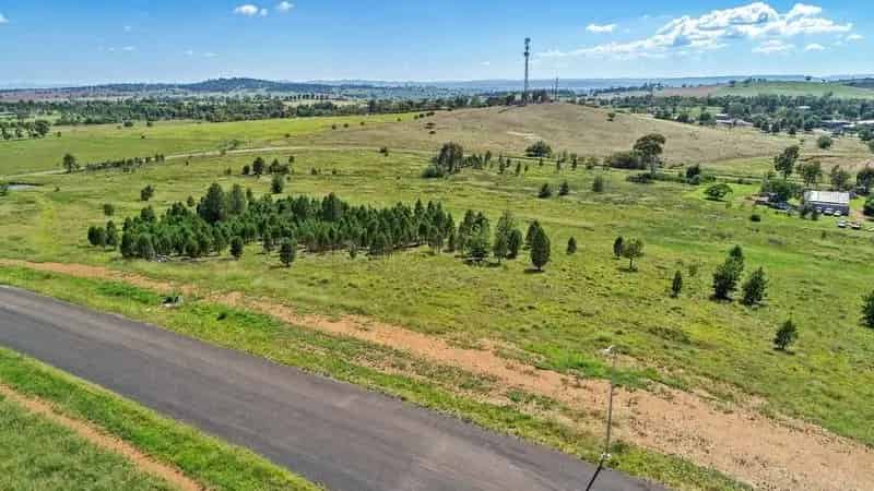 Buy land in Gold Hill Estate Parkes with breathtaking views