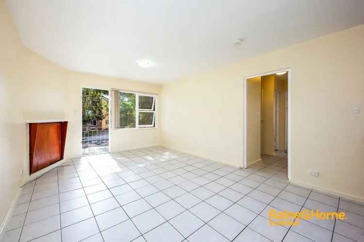 Modern 2-Bedroom Unit Near Strathfield Station