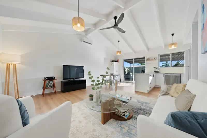 Paul Penklis Presents: A Beautifully Renovated Low Set Home With Exceptional Views
