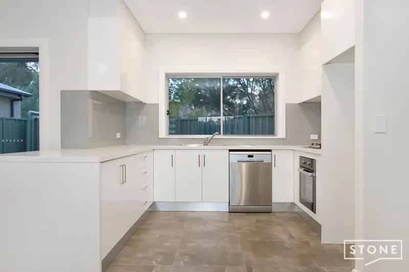 Lease Beautiful Home in Bligh Park with Spacious Bedrooms and Modern Kitchen