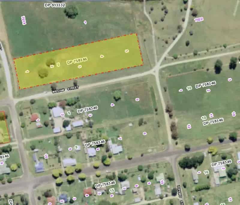 Buy land 2.5 acres near town centre with building entitlement