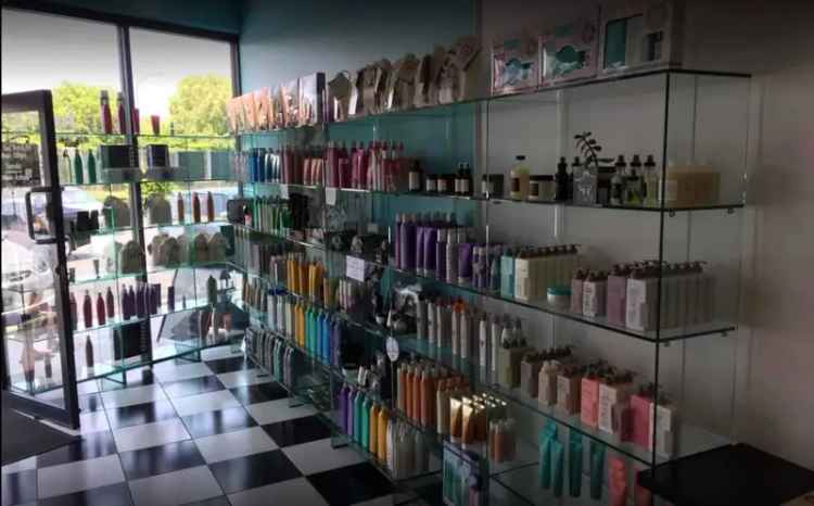 Partly Managed. HAIR SALON LOCATED IN THE HEART OF THE GOLD COAST, FOR SALE. PRIME LOCATION WITH LOTS OF FREE PARKING AT THE FRONT. LARGE SALON WITH SEPARATE BEAUTY ROOM