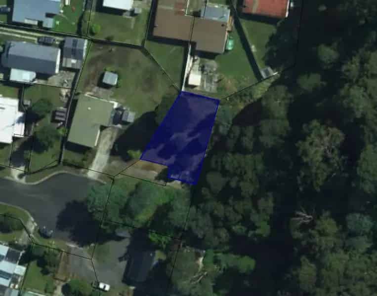Buy Flat Block of Land in Tranquil Setting with Caravan and Shed