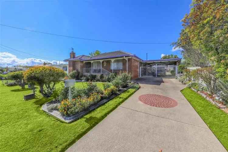 Charming Family Home in Tumut - Your Dream Awaits!