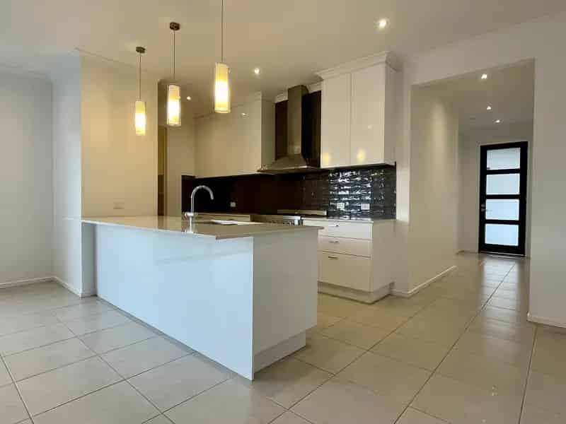 BEAUTIFULLY DESIGNED IN A GREAT LOCATION