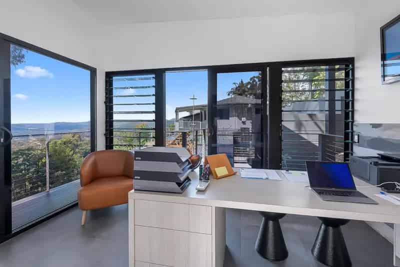 Stunning 3-Bedroom House with exceptional views