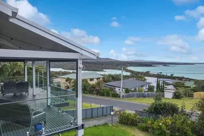 House For Sale , Binalong Bay, Tasmania