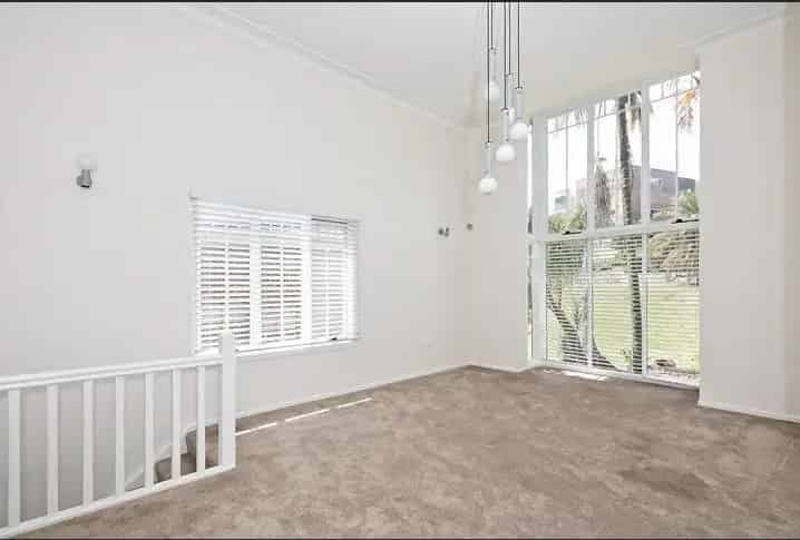 For Lease Spacious Home in West Pennant Hills with Pool