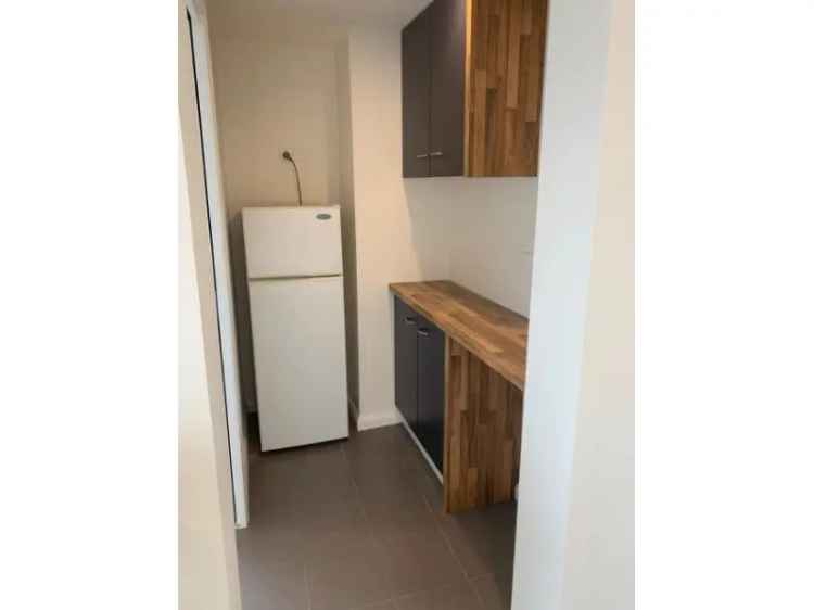 Renovated 1 Bedroom Fully Furnished Apartment!