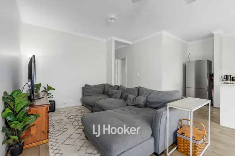 Rent charming home in Dalyellup with modern features and secure parking