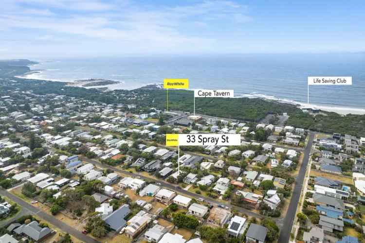 Beach House - Central Location - 3 Bedrooms - Close to Surf Beach