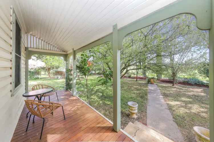 Buy four bedroom house with school site near Tumut and spacious garden