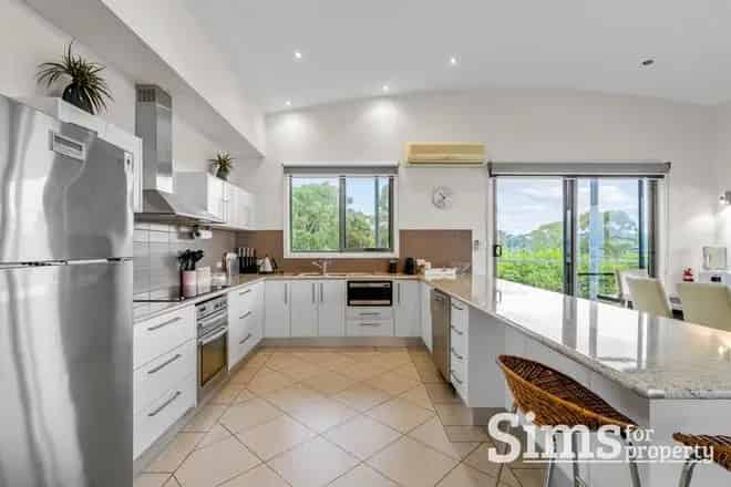 House For Sale , Binalong Bay, Tasmania