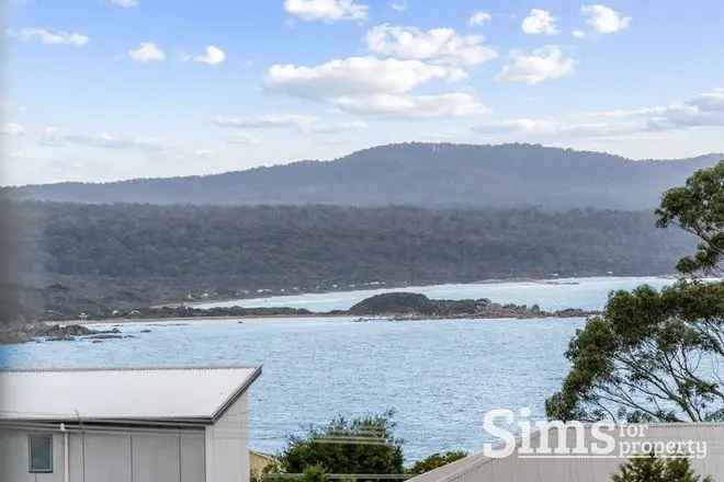 House For Sale in Binalong Bay, Tasmania