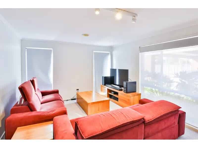 Charming 3 Bedroom, 2 Bathroom Home – Steps From School!
