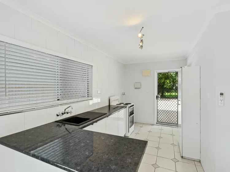 Buy block of units in Cairns with swimming pool and modern features