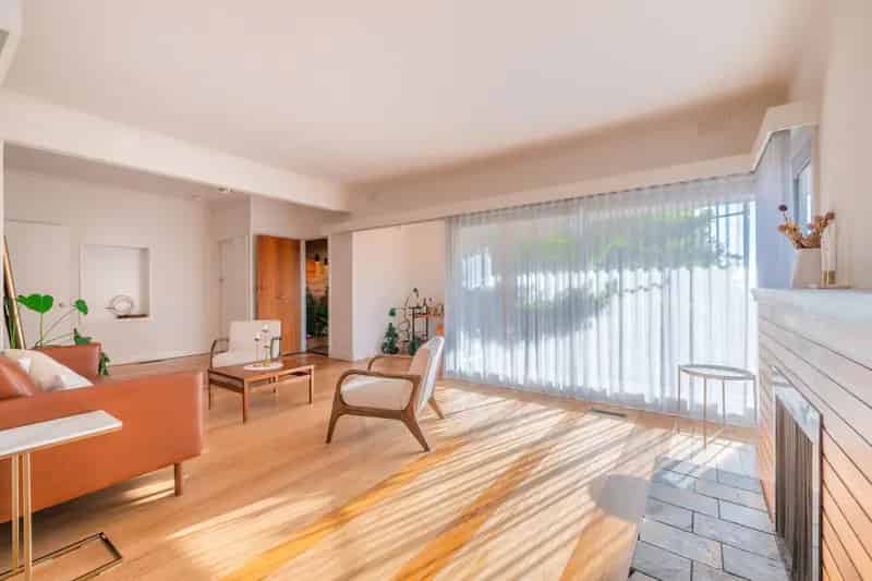STUNNING FAMILY HOME WITH 3 LIVING ZONES PLUS SO MUCH MORE