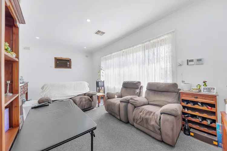 Family Home on 738sqm Allotment Elizabeth Vale