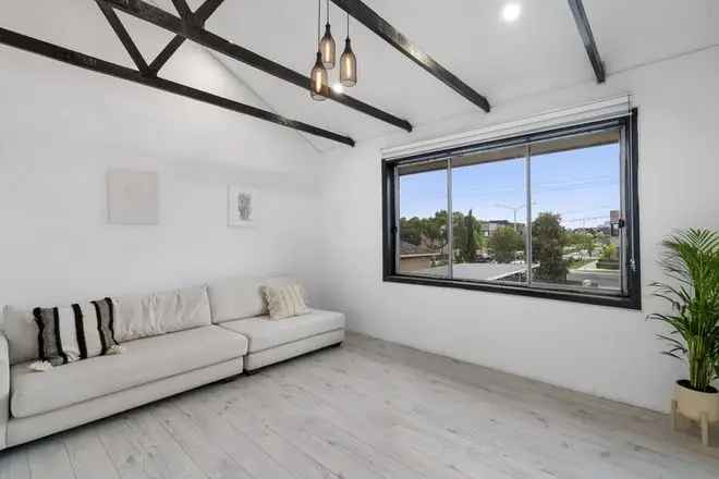 Apartment For Rent , 221, Blackshaws Road, Melbourne, Victoria