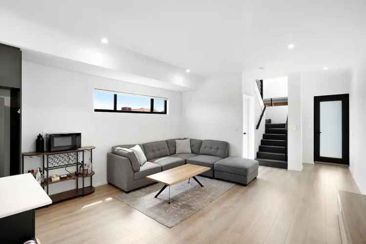 Modern 3 Bed Townhouse Stirling - 2023 Built