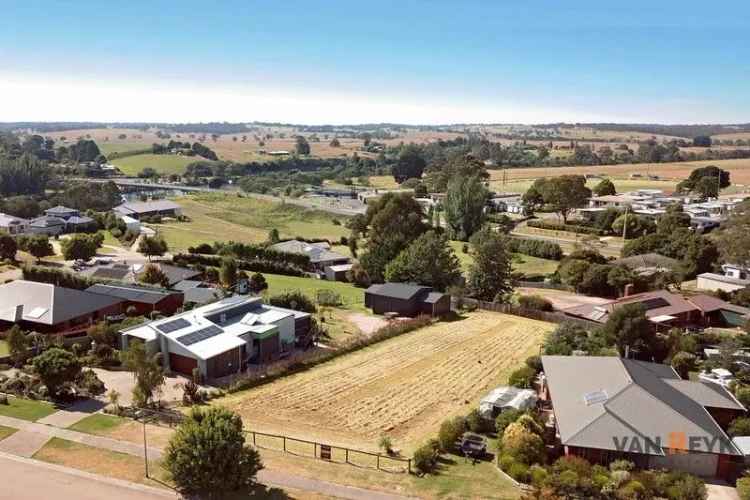 Swan Reach near Tambo River & Gippsland Lakes