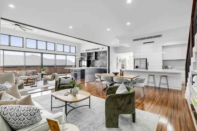 Buy luxury residence in Toowoomba with massive block and shed