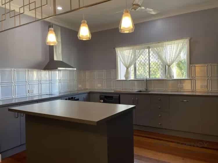 House For Lease - 134 Park Street, Park Avenue QLD 4701