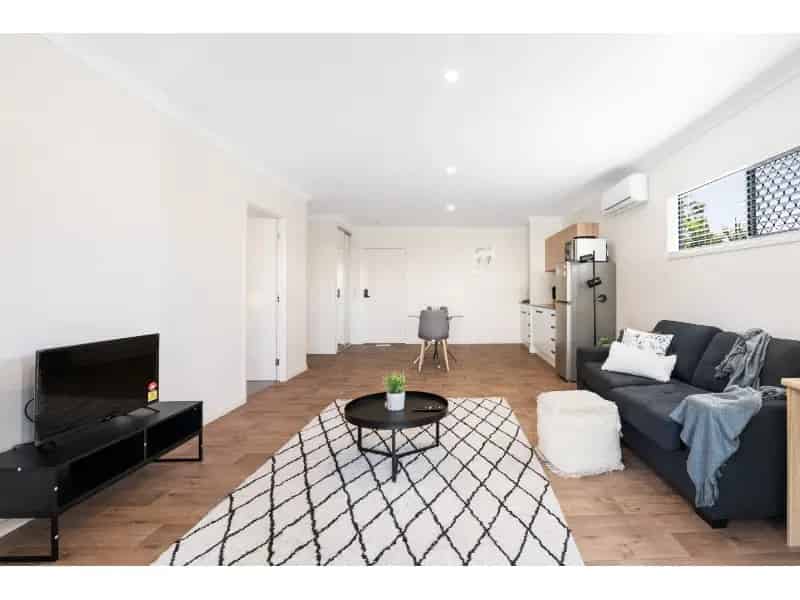 Spacious Groundfloor Unit - Bills Included!