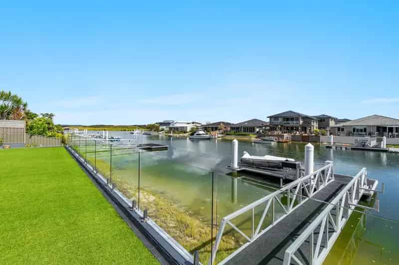 Live The Waterfront Dream