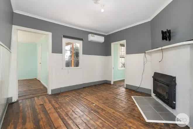 House For Rent , 18, Hall Street, Melbourne, Victoria