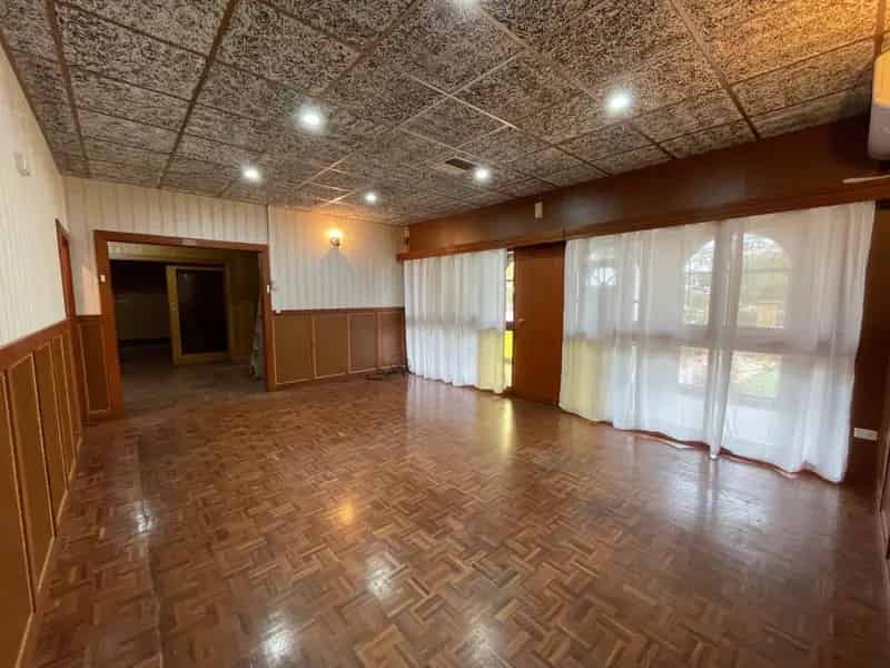 Best location in town with sea views- 2 weeks FREE rent