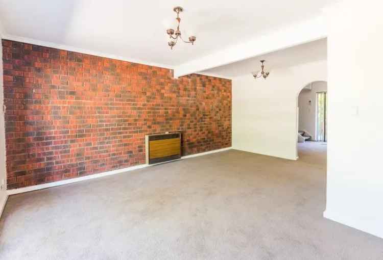 1 room house of 99 m² in Adelaide