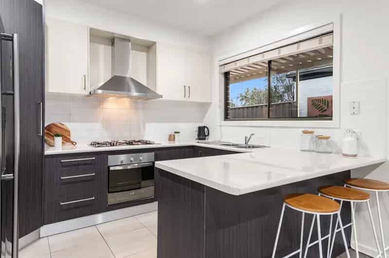 Modern Comfort in a Prime Lakes Estate Location