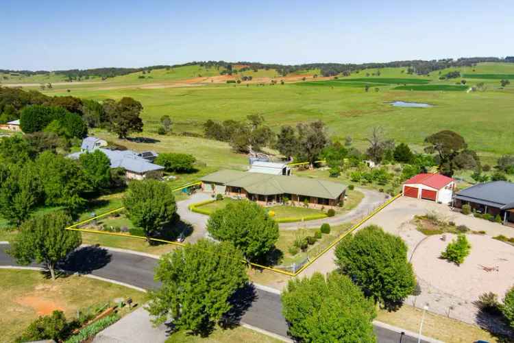 Spacious 4-Bedroom Family Home on 2.84 Acres with Orchard and Barn