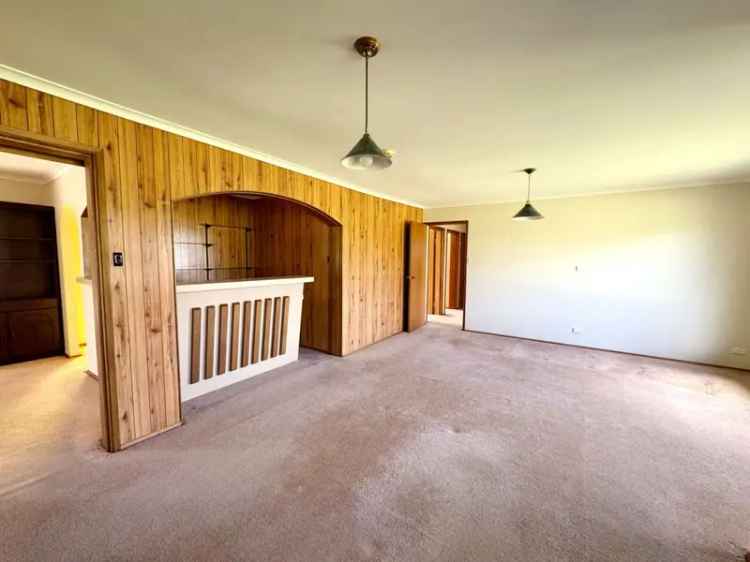 Buy rural property hobby farm in Naracoorte with family space and features