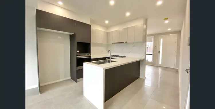 Rent Tidy 3 Bedroom Home in Quakers Hill with Modern Features