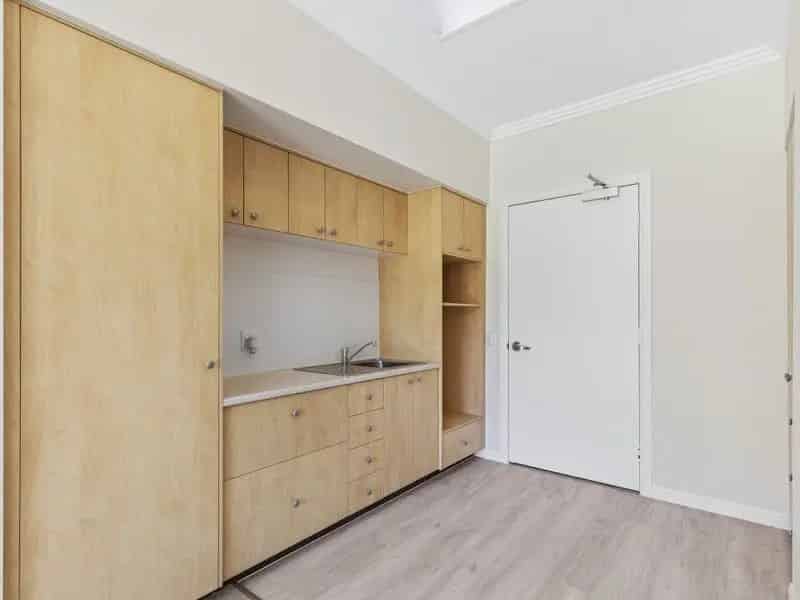 Bright and spacious one-bedroom apartment