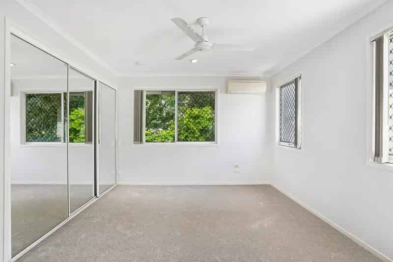 Peaceful Living In A Prime Location - Family-Friendly Home Just 8km From Brisbane City