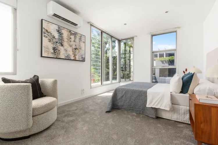 House For Sale in Melbourne, Victoria