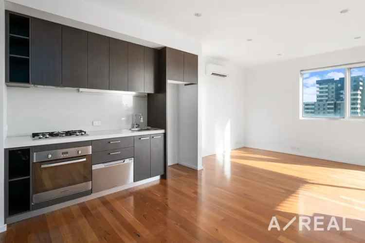 2 Bedroom 2 Bathroom Apartment Melbourne 209m²